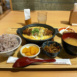 Sachifukuya - 熟成とんかつの鉄板ふわふわ玉子とじ定食