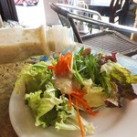 タベラ - サラダはお代わりできます