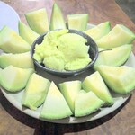 焼肉 はせ川 - 丸ごとメロンとシャーベット