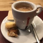 オステリア ブッコ - エスプレッソ、お茶菓子つき