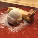 オステリア ブッコ - チーズケーキとヨーグルトアイス