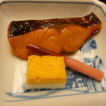 青山浅田 - ２段目は焼き物