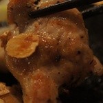 げん - もも肉も炭火焼で〜