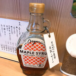 とんかつ 都 - とんかつ屋さんにメープルシロップ、初めて見た（笑）
