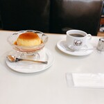 スマート珈琲店 - このプリンのフォルムがたまりません