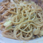 ラーメン二郎 - 2011/07/16　大ぶた　汁無し　ニンニク　汁無しといっても熱いので、ひっくり返して冷ましている