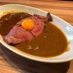 洋食バル 函館五島軒 - あいがけカレー
            ローストビーフ（黄身付）トッピング