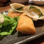 四川・餃子バル PAO2 - 大葉とチーズの春巻き