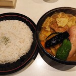 ひげ男爵 - 肉男爵(基本具材S＋チキンレック・ソーセージ・ポーク角煮)
