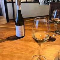 IL GARAGE - 食前酒は、Vignano Primavolta ヴィニャーノ プリマヴォルタ(イタリア)キリッとした軽い口当たり。