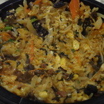 ビストロ茶葉蘭 - 石焼きビビンバをかき混ぜて