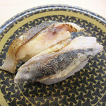 はま寿司 - 炙りしめさば(2019/12/11撮影)