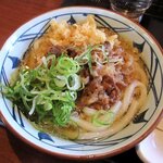 Marugame Seimen - 丸亀製麺 「肉うどん（ネギ・天かすトッピング）」