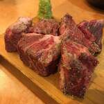 肉酒場 - 厚切りサガリ¥2,178
