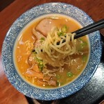 Miujin Soba - 麺のリフトアップ