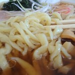 わたりや - 麺肌がなめらかで、どちらかというと硬めの食感が良いんだなぁ♪