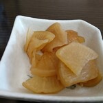 わたりや - 名物「大根のお茶うけ」です。老夫婦も美味しい美味しいと、うなってました。