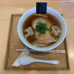 飯田商店 - わんたん入り醤油らぁめん　¥1,350