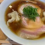 らぁ麺 飯田商店 - わんたん入り醤油らぁめん　¥1,350