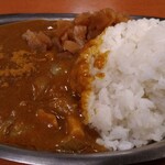 もつ千 - カレー小盛+無料トッピング:ラッキョウ / 福神漬け / 青唐辛子 / 辛味粉 400円