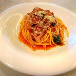 アマルフィイ・モデルナ - 鴨肉と根菜のトマトソーススパゲティ