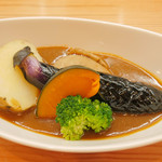 熱海鲜咖喱湯蔬菜