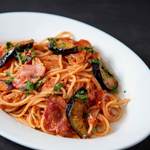 壁の穴 テラスモール湘南店