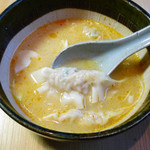 黒豚＆九州郷土料理 うんまかぁ - 餃子は勿論、スープが旨い！「六白黒豚の炊き餃子」