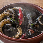 Ajillo with Japanese squid and squid ink
