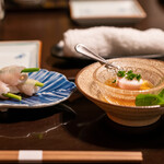 鳥田中 - 2019.12 千葉竹岡迷い天然トラフグお造り身皮巻き、千葉竹岡迷い天然トラフグ白子とコンソメ仕立てのアラ煮凝り