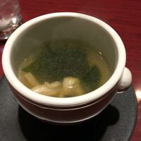 フーロン - わかめと薄揚げのスープ