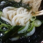 Udon Jinsei Tamon - ・麺は細くツルツル