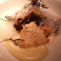 レフェルヴェソンス - 雪のように～　甲イカと百日舞茸のポワレ、ピュレとクリュのカリフラワー、ブリーをレフェルヴェソンス風に