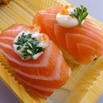 Sydney Fish Market - サーモンの握り