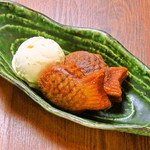 Fried Taiyaki ~ Served with vanilla ice cream ~ (2 pieces)