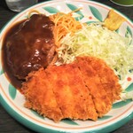 キッチンセブン 街のハンバーグ屋さん - 良い感じの彩りです！子供に帰ります！