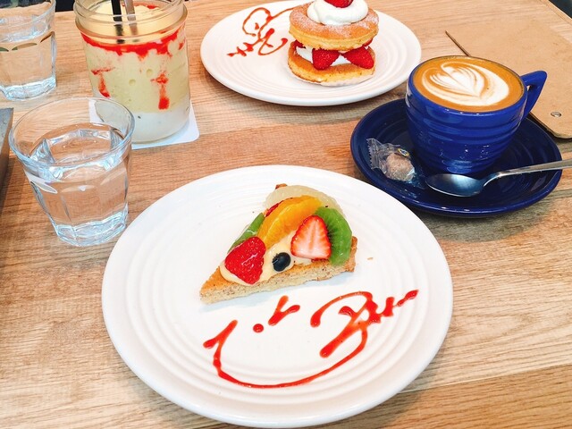 光降り注ぐ開放的な癒しの空間 By 佳麗 Ron Herman Cafe 京都店 ロンハーマンカフェ 京都河原町 カフェ 食べログ