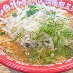 元祖三河味噌ラーメン おかざき商店 - 野菜たっぷり味噌ラーメン  野菜が美味しいです。