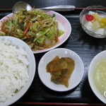 上海飯店 - 肉入り野菜の細切り炒め定食