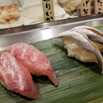 寿司 魚がし日本一 - 黒鯛・コハダ。