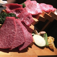 焼肉 にくなべ屋 神戸びいどろ 北野坂店 - 