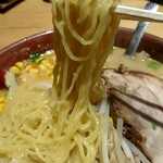 らーめん幸蔵 - 絡まってる麺リフト