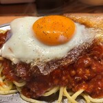 スパゲッティーのパンチョ - ミートソース目玉焼き