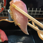 Umeda Yoshinozushi - ハマチ〜