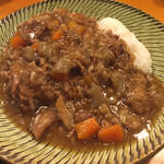 ぬる燗 - 牛すじカレー