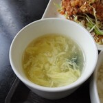 チャイナ食堂 彩菜房 - わかめと溶き卵のスープ
