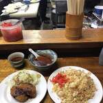 チャーハン¥750  メンチカツ¥250