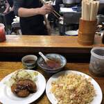 こづち - チャーハン¥750  メンチカツ¥250