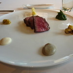 キュイジーヌ[s] ミッシェル・トロワグロ - メインはお肉を選択