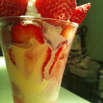フルーツカフェ　フルータス - キレイな色の交差・・・酸味のあるフランボワーズシャーベットがうまい！